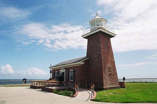 Mark Abbott Memorial Lighthouse aka Santa Cruz Surfing Museum (12/31/2003)