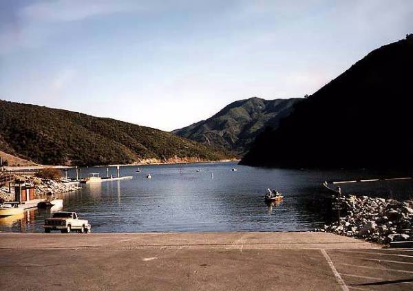 Pyramid Lake (12/31/2003)