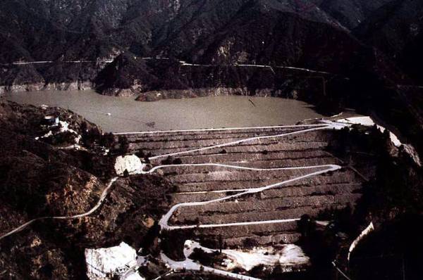 San Gabriel Dam (12/31/2003)