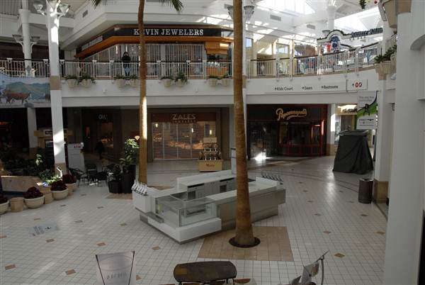 Westfield Valencia Town Center (12/1/2010 - Credits: Errol Reichow)