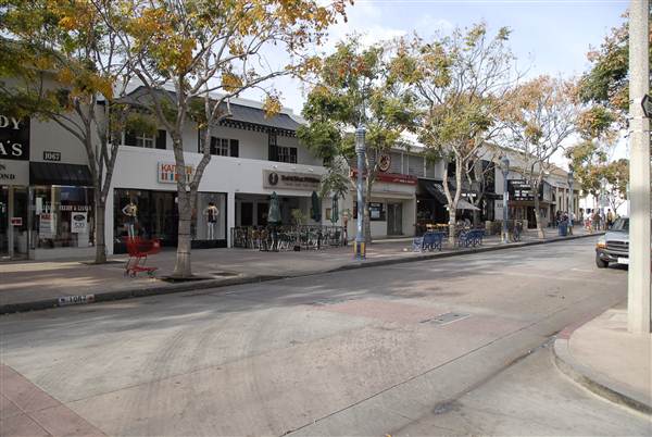 Westwood Village - Broxton Ave. (South) (11/30/2010 - Credits: Errol Reichow)