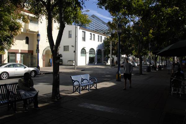 Westwood Village - Broxton Ave. (South) (11/30/2010 - Credits: Errol Reichow)