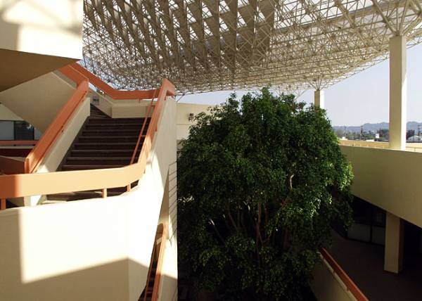Van Nuys State Building - Department of General Services (DGS) (12/31/2003)