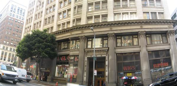 7th St. and Spring St. (9/1/2010 - Credits: Lindsay Mizrahi)