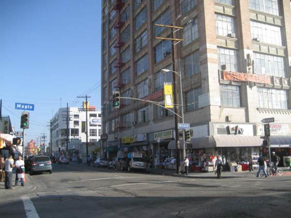 Maple Ave. and 12th St. (9/1/2010 - Credits: Lindsay Mizrahi)
