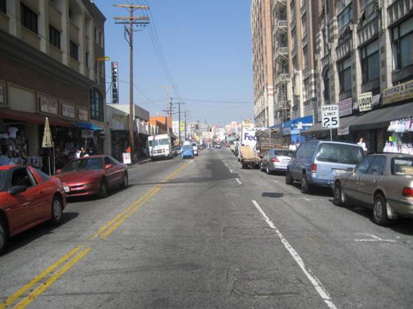 Maple Ave. and Pico Blvd. (9/1/2010 - Credits: Lindsay Mizrahi)