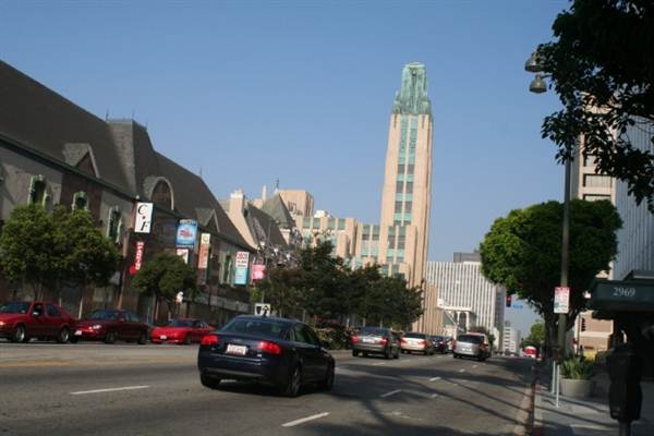 Wilshire Blvd. & Commonwealth Ave. (9/1/2010 - Credits: Lindsay Mizrahi)