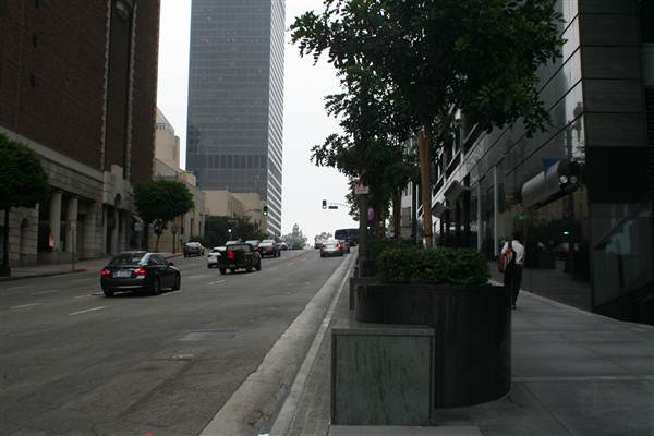 5th St. between Grand Ave. & Olive St. (9/1/2010 - Credits: Lindsay Mizrahi)