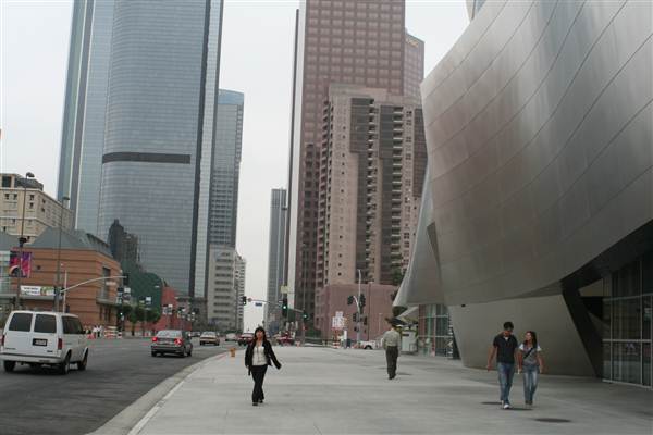 111 S Grand Ave (9/1/2010 - Credits: Lindsay Mizrahi)