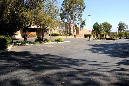 Redlands Mall - CLOSED (10/4/2012 - Credits: Geoff Juckes)