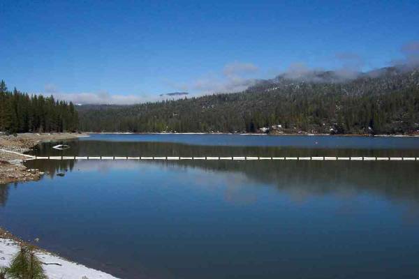Bass Lake / Crane Valley Reservoir - More info; visit www.filmyosemite.com or call 559.760.1143 (12/15/2008 - Credits: Dave Wolin)