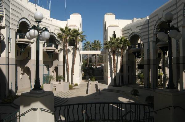 Beverly Hills City Hall (2/3/2009)