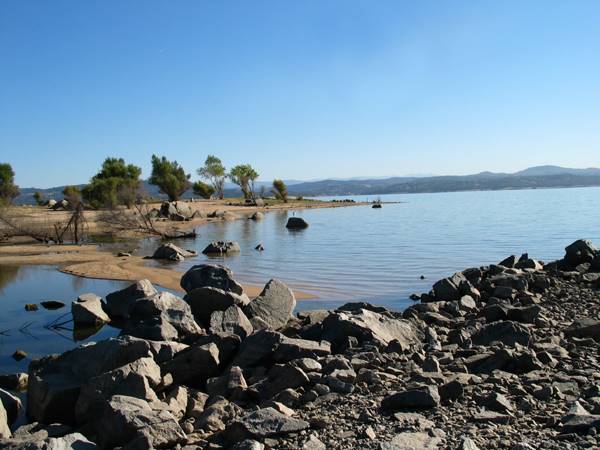 Folsom Lake State Recreation Area (SRA) (1/19/2016 - Credits: http://www.parks.ca.gov/ImageGallery/?page_id=500)