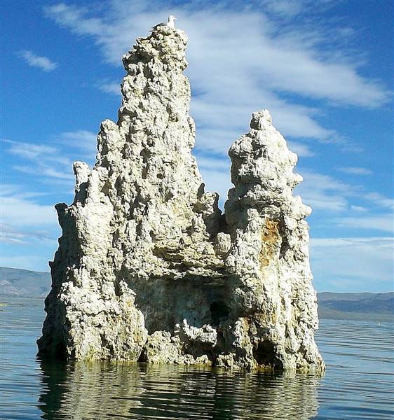 Mono Lake Tufa State Natural Reserve (SNR) / South Tufa Lake - Inyo National Forest (NF) - http://stateparkclosurestrip.blogspot.com/ (3/2/2016 - Credits: Photo courtesy of Lucy D'Mot)