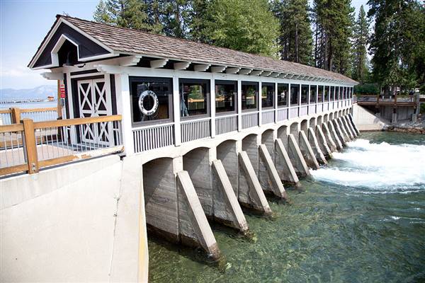 Fanny Bridge/Tahoe Dam (8/12/2012 - Credits: By Almonroth (Own work) [CC BY-SA 3.0 (http://creativecommons.org/licenses/by-sa/3.0)], via Wikimedia Commons)