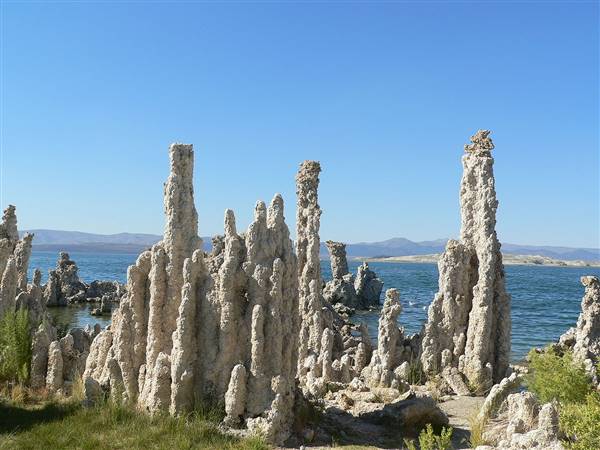 Mono Lake Tufa State Natural Reserve (SNR) / South Tufa Lake - Inyo National Forest (NF) (9/4/2005 - Credits: By Yukinobu Zengame from Cupertino, United States (South Tufa  Uploaded by Adrignola) [CC BY 2.0 (http://creativecommons.org/licenses/by/2.0)], via Wikimedia Commons)