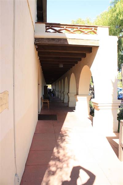 Mission Santa Ines (11/1/2009 - Credits: I, TDRSS [GFDL (http://www.gnu.org/copyleft/fdl.html), CC-BY-SA-3.0 (http://creativecommons.org/licenses/by-sa/3.0/) or CC BY 2.5 (http://creativecommons.org/licenses/by/2.5)], via Wikimedia Commons)