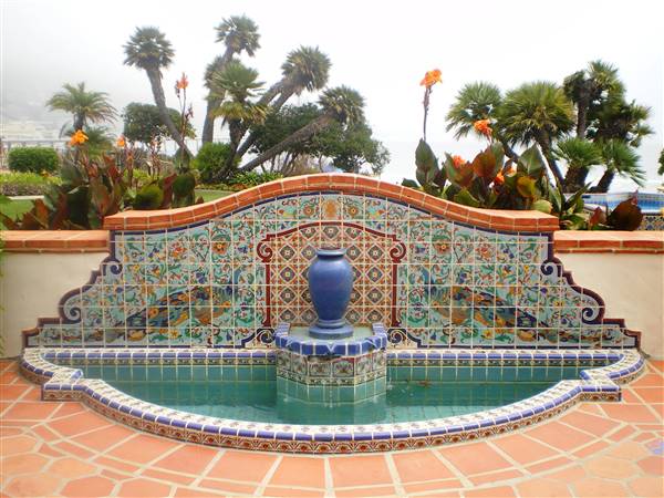 Adamson House - EXTERIORS ONLY @ Malibu Lagoon State Beach (SB) (9/1/2008 - Credits: By Los Angeles (Own work) [CC BY-SA 3.0 (http://creativecommons.org/licenses/by-sa/3.0) or GFDL (http://www.gnu.org/copyleft/fdl.html)], via Wikimedia Commons)