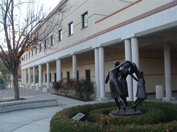 California State University, Fresno (3/23/2011 - Credits: By Nightryder84 (Own work) [CC BY-SA 3.0 (http://creativecommons.org/licenses/by-sa/3.0)], via Wikimedia Commons)