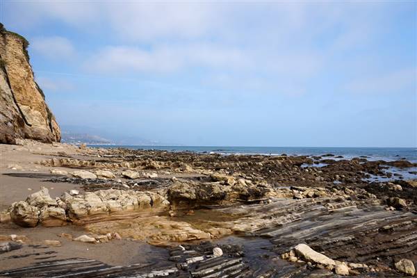 Point Dume Bluffs / Headlands / Big Dume Beach and Pirates Cove Beach @ Point Dume State Preserve - CFC (3/19/2016 - Credits: "Dume Beach, Point Dume State Park, Malibu, California" Image by Matt Kieffer (CC BY-SA 2.0) [https://creativecommons.org/licenses/by-sa/2.0/legalcode] https://www.flickr.com/photos/mattkieffer/)