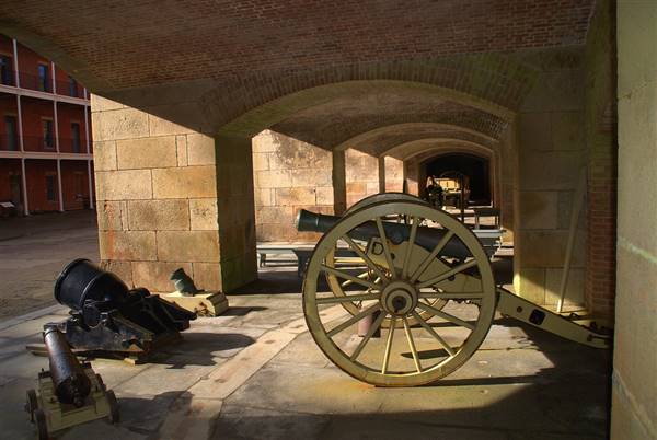 Fort Point National Historic Site (10/17/2009 - Credits: "Fort Point Cannons" By Ed Bierman (CC BY 2.0)[https://creativecommons.org/licenses/by/2.0/legalcode]https://www.flickr.com/photos/edbierman/)