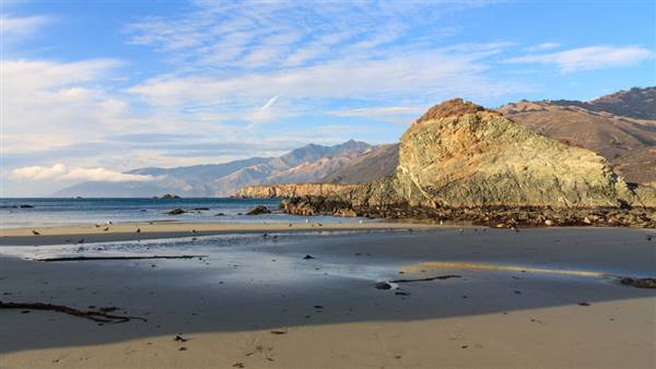 Sand Dollar Beach - Big Sur - Los Padres National Forest (11/15/2012 - Credits: "South Sand Dollar Beach" by Chris Dant (CC BY-NC-ND 2.0)[https://creativecommons.org/licenses/by-nc-nd/2.0/legalcode]https://www.flickr.com/photos/chrisd2006/)