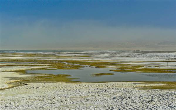 Owens Dry Lake / Owens Lake - State Lands Commission (SLC) (2/7/2011 - Credits: "Owens Lake LX5" by Flickr User: lovelyinlatoo (CC BY-ND 2.0)[https://creativecommons.org/licenses/by-nd/2.0/legalcode]https://www.flickr.com/photos/karencole22/)