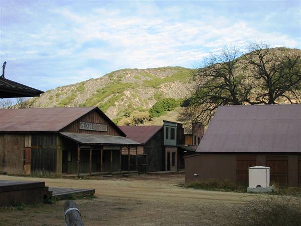 Paramount Ranch - National Park Service (NPS) (12/19/2005 - Credits: "Paramount Ranch 3" by Michael Buonaccorsi (CC BY-NC-ND 2.0)[https://creativecommons.org/licenses/by-nc-nd/2.0/legalcode]https://www.flickr.com/photos/noelleandmike/)