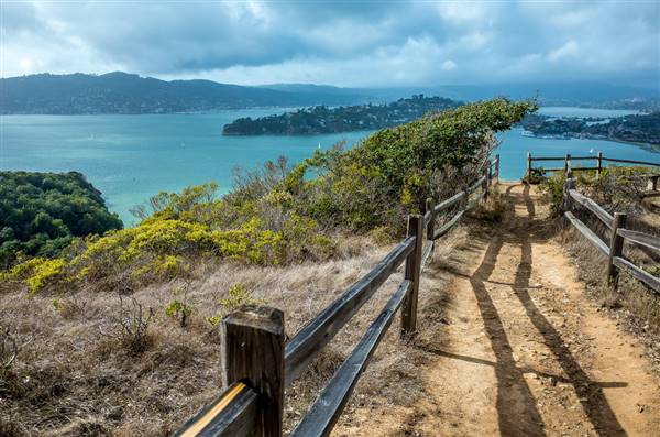 Angel Island State Park (SP) (10/25/2014 - Credits: "Angel Island Hiking Path" by Flickr User: Serge (CC BY-SA 2.0)[https://creativecommons.org/licenses/by-sa/2.0/legalcode]https://www.flickr.com/photos/sergejf/)