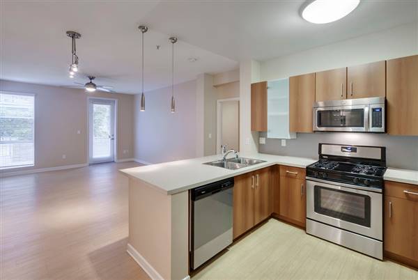 Stuart Apartments at Sierra Madre Villa (8/30/2016 - Credits: http://www.essexapartmenthomes.com/california/los-angeles-area-apartments/pasadena-apartments/the-stuart-sierra-madre-villa)