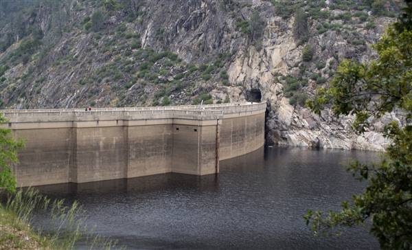 Hetch Hetchy Reservoir / O'Shaughnessy Dam (5/5/2016 - Credits: "Hetch Hetchy O'Shaugnessy Dam (#0654)" by Don Barrett (CC BY-NC-ND 2.0)[https://creativecommons.org/licenses/by-nc-nd/2.0/legalcode]https://www.flickr.com/photos/donbrr/)