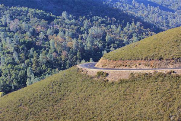 Highway 49 - The Golden Chain Highway (10/28/2011 - Credits: "Highway 49 - California" by Anthony Dolce (CC BY-NC-ND 2.0)[https://creativecommons.org/licenses/by-nc-nd/2.0/legalcode]https://www.flickr.com/photos/flydolce/)