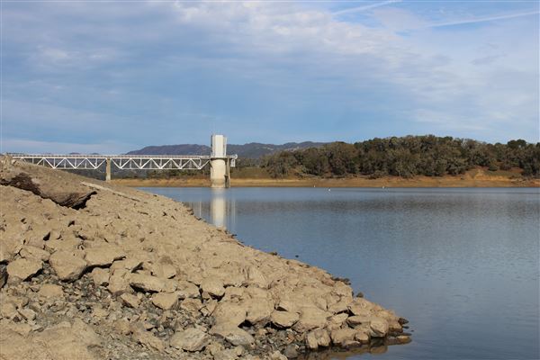 Coyote Valley Dam / Lake Mendocino - Coyote Valley Dam - water's edge (11/30/2017 - Credits: Kellen Lim)