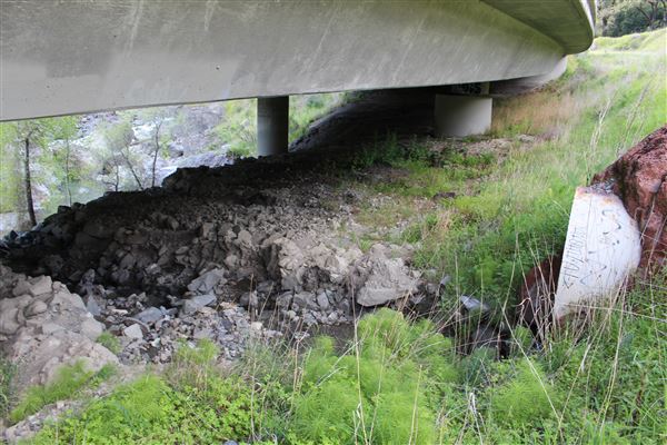 Highway 101 Bridge @ Frog Woman Rock aka Korean War Veterans Memorial Bridge - Bridge at mile marker 4.85, north of Mendocino/Sonoma county line (4/18/2017 - Credits: Kellen Lim)