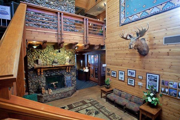 Pines Resort & Conference Center @ Bass Lake (8/11/2021)