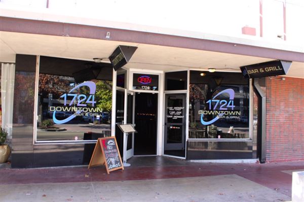 1724 Downtown Bar and Grill (8/9/2019)