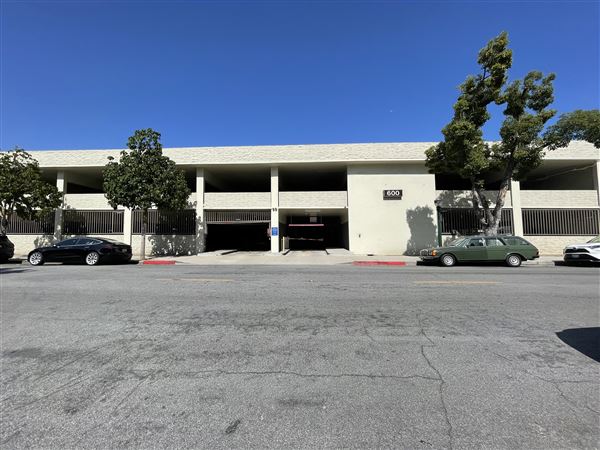 Glendale Office Building (6/9/2022 - Credits: Margarita Reyes)