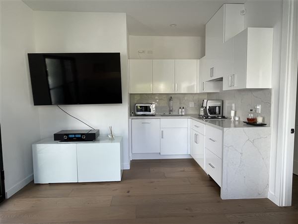 Modern Farmhouse in Los Angeles (1/1/2023 - Credits: Aaron Berman)