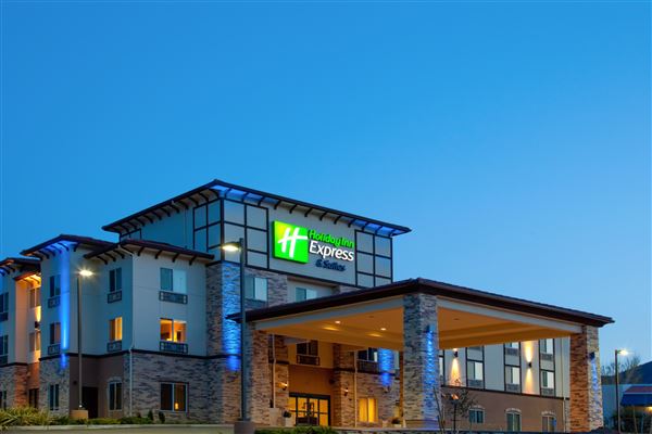 Holiday Inn Express & Suites Frazier Park (3/28/2023 - Credits: Holiday Inn Express)