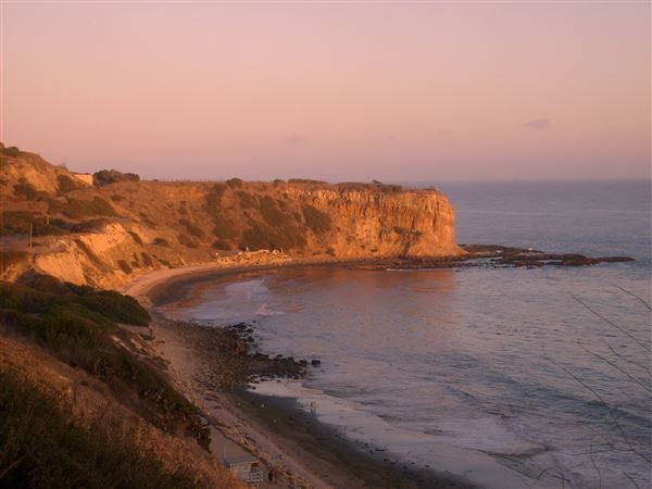 Portuguese Bend / Abalone Cove - Portuguese Point (9/19/2007 - Credits: Lizzie McVeigh, Public domain, via Wikimedia Commons)