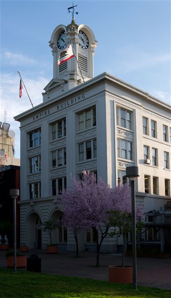 City of Santa Rosa (2/22/2012 - Credits: The Empire Building “Frank Schulenburg” (CC BY-SA 3.0)[ Santa Rosa, Empire Building (2012) - Santa Rosa, California - Wikipedia])