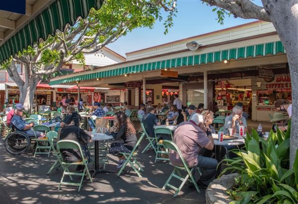 Original Farmers Market, The (1/9/2024 - Credits: The Right Now)
