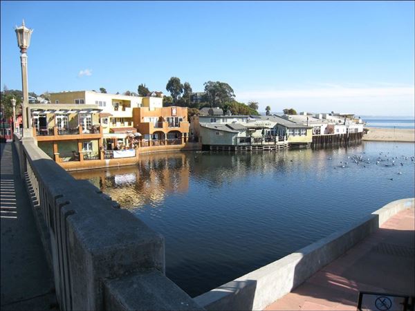 Capitola Village - Capitola Bridge (11/30/2007 - Credits: Dave Risney)