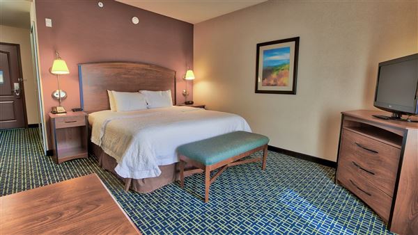 Hampton Inn & Suites Ridgecrest (3/26/2024)