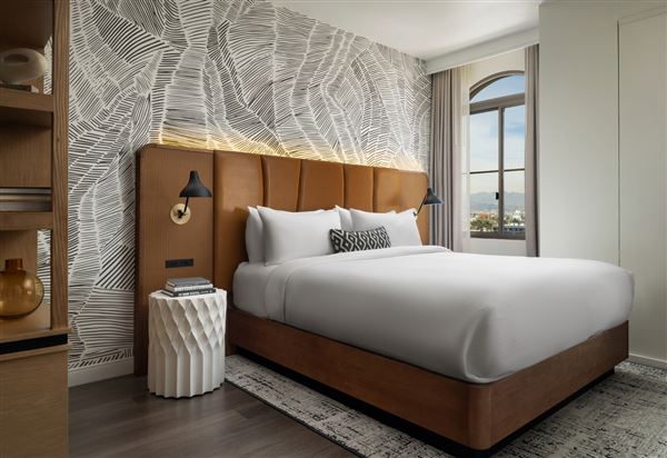 Burton House, Beverly Hills, A Tribute Portfolio Hotel - King (3/25/2024 - Credits: R BENSON)