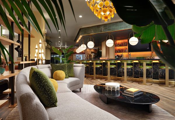Burton House, Beverly Hills, A Tribute Portfolio Hotel - Bar (3/25/2024 - Credits: R BENSON)