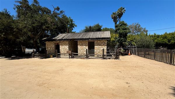Los Encinos State Historic Park (SHP) adjacent to currently closed Lakeside Restaurant & Lounge (7/12/2024 - Credits: Brandy Davis)