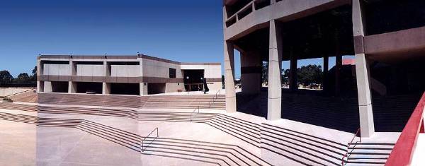 Huntington Beach City Hall (12/31/2003)