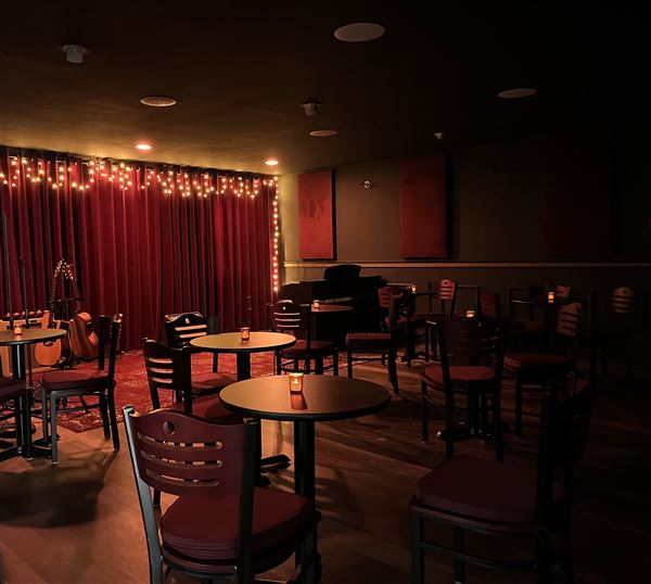 Live From Cafe LA (8/24/2024 - Credits: roger campo)