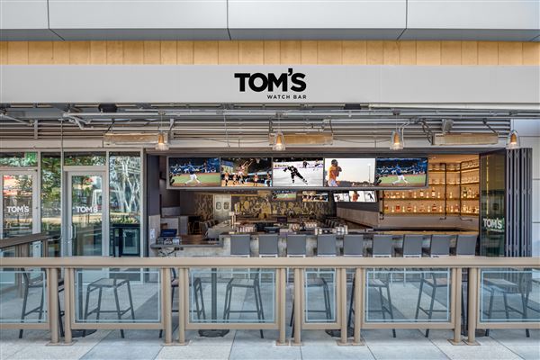 Tom's Watch Bar L.A. LIVE - Plaza Bar (10/21/2024 - Credits: Tom's Watch Bar)